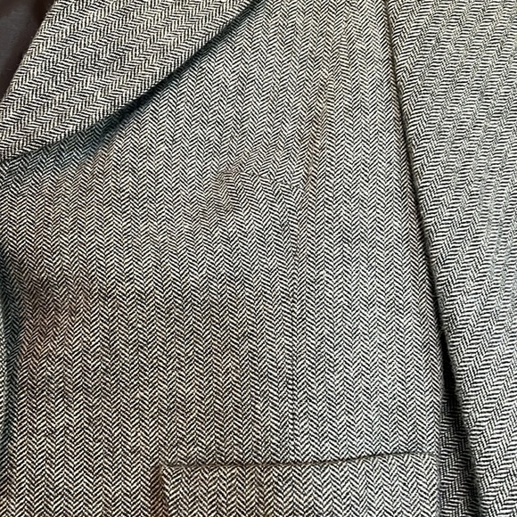 Ann Taylor sz 8 P Blazer. 2 button closure. Waist coat. Herringbone design - Picture 7 of 10